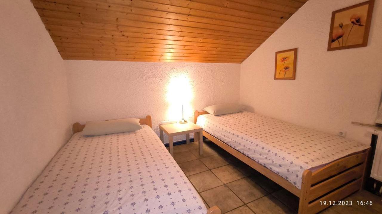 Holiday Apartment Oberveischede Exterior photo